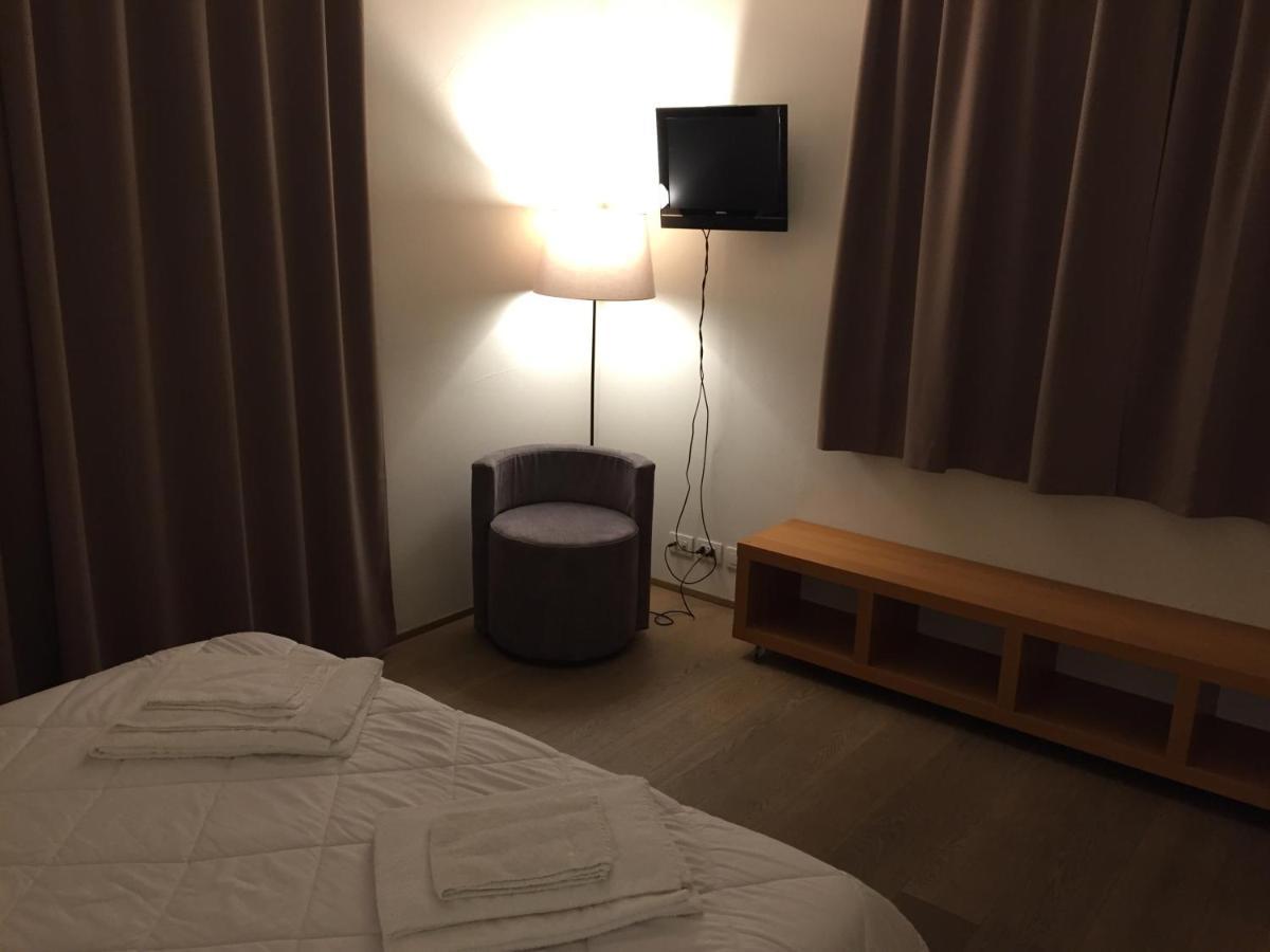 切卡里尼套房公寓式酒店 里乔内 外观 照片